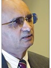 Photo of Professor Ramesh Thakur